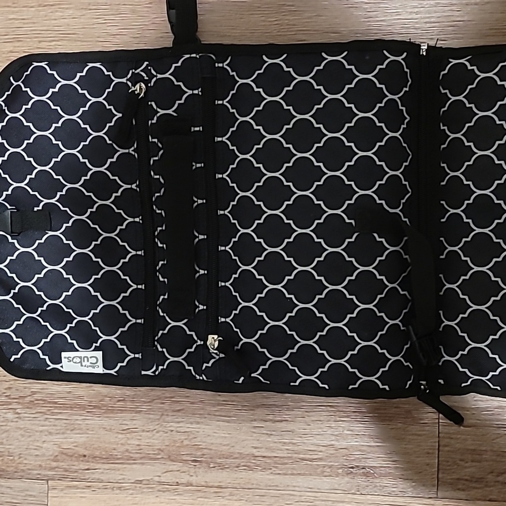 Portable changing pad - Picture 4 of 4